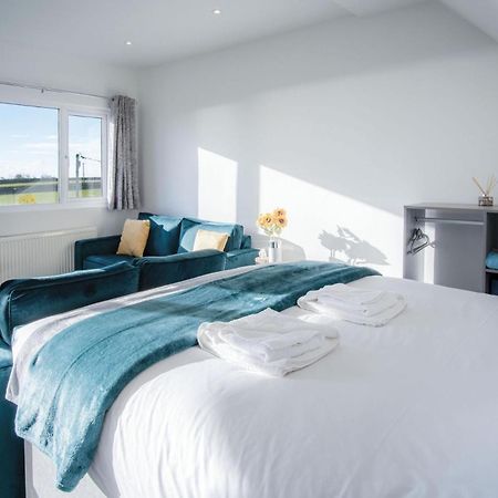 The Penthouse - 1 Bedroom Apartment - Ocean Breeze Port-Eynon Exteriör bild
