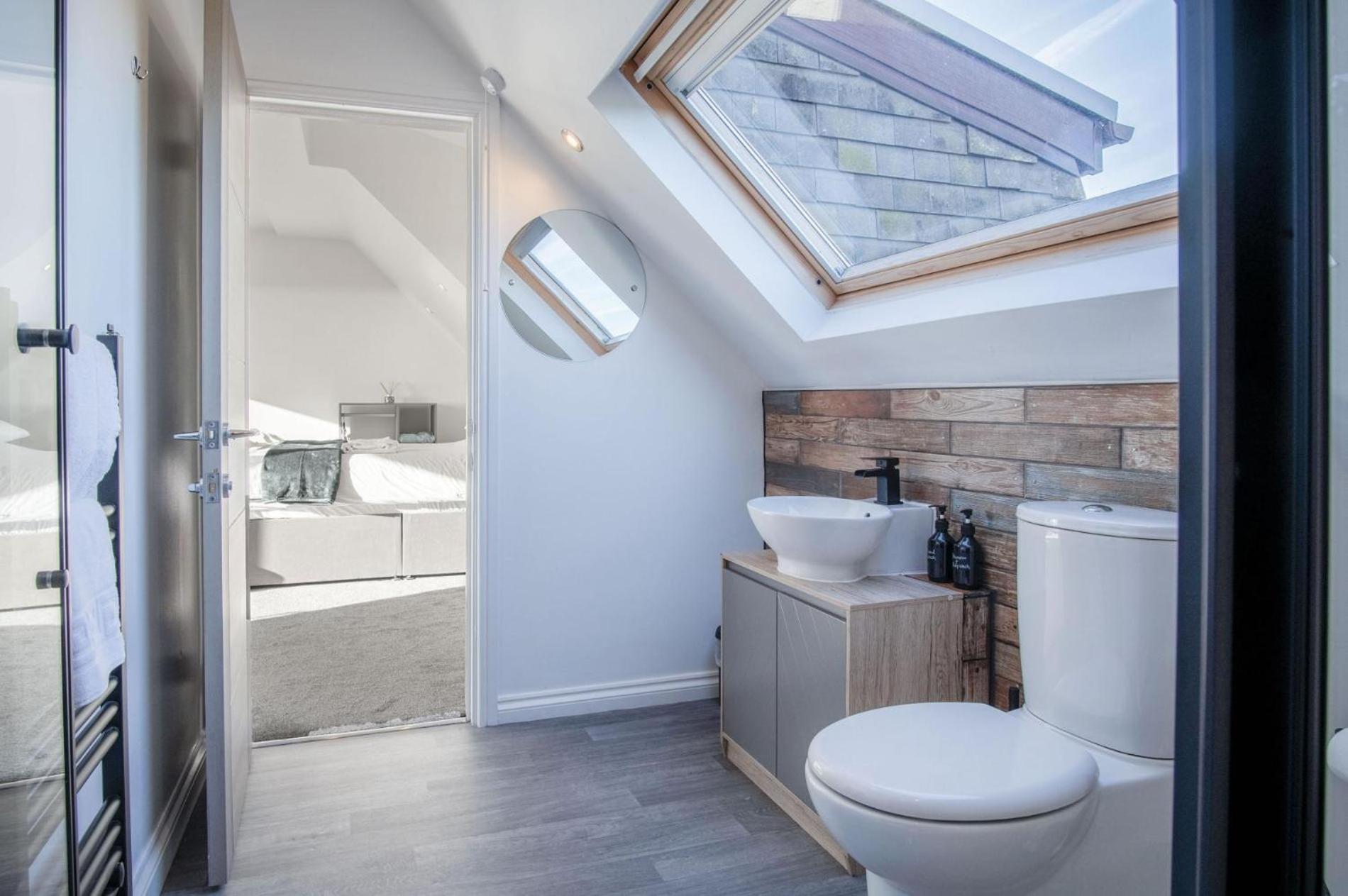 The Penthouse - 1 Bedroom Apartment - Ocean Breeze Port-Eynon Exteriör bild
