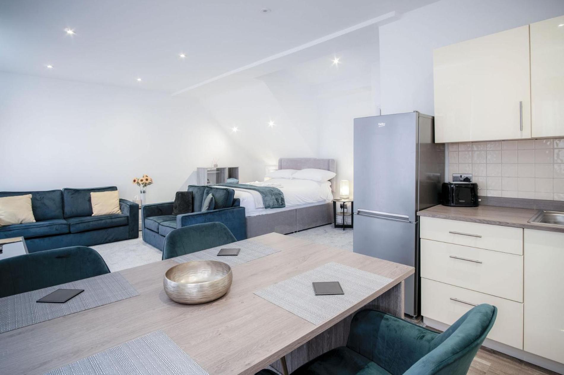 The Penthouse - 1 Bedroom Apartment - Ocean Breeze Port-Eynon Exteriör bild