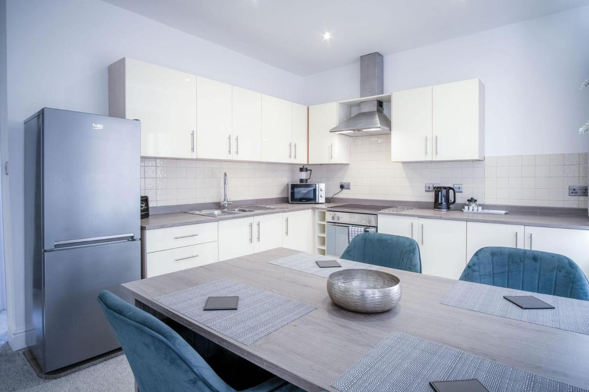 The Penthouse - 1 Bedroom Apartment - Ocean Breeze Port-Eynon Exteriör bild