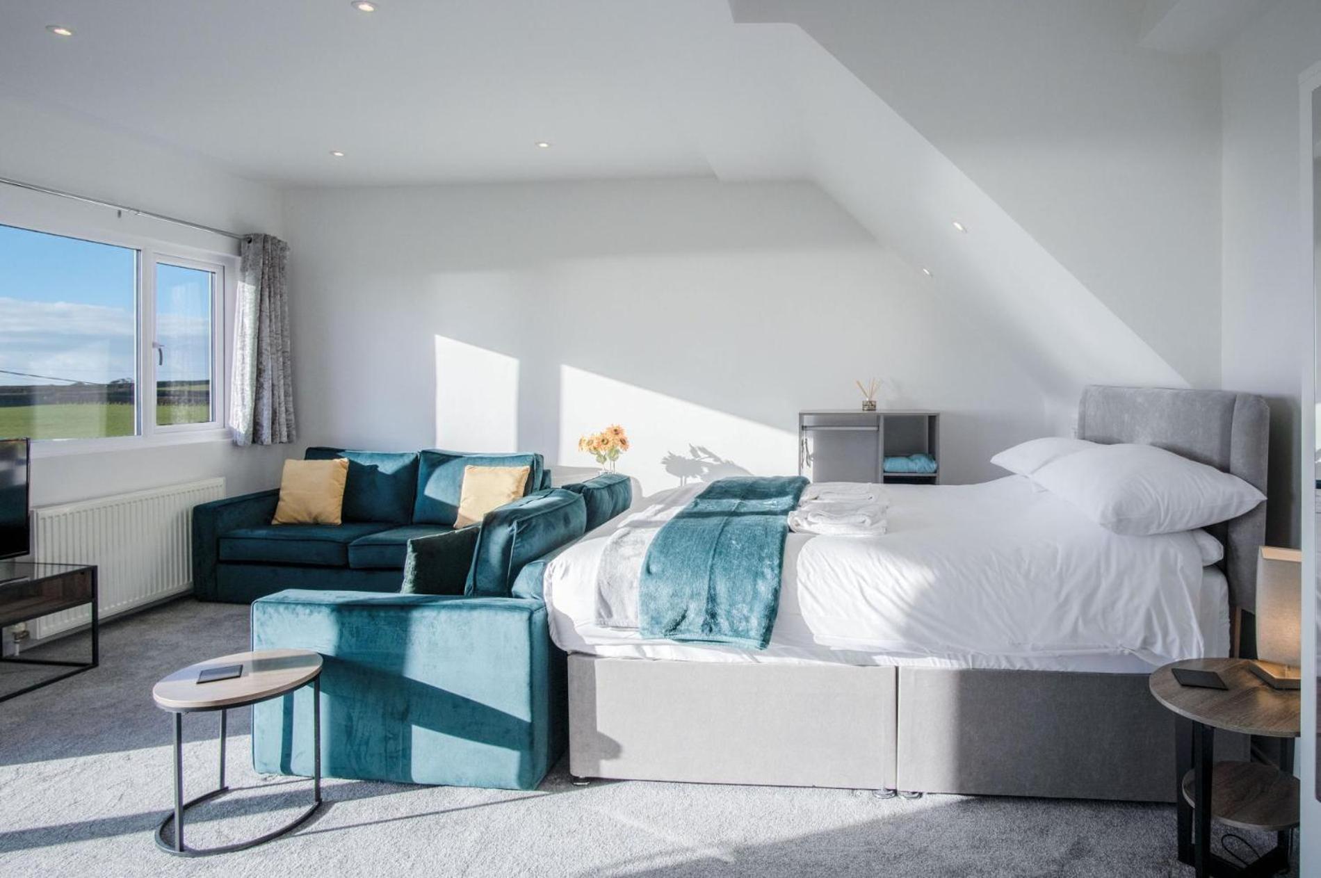 The Penthouse - 1 Bedroom Apartment - Ocean Breeze Port-Eynon Exteriör bild
