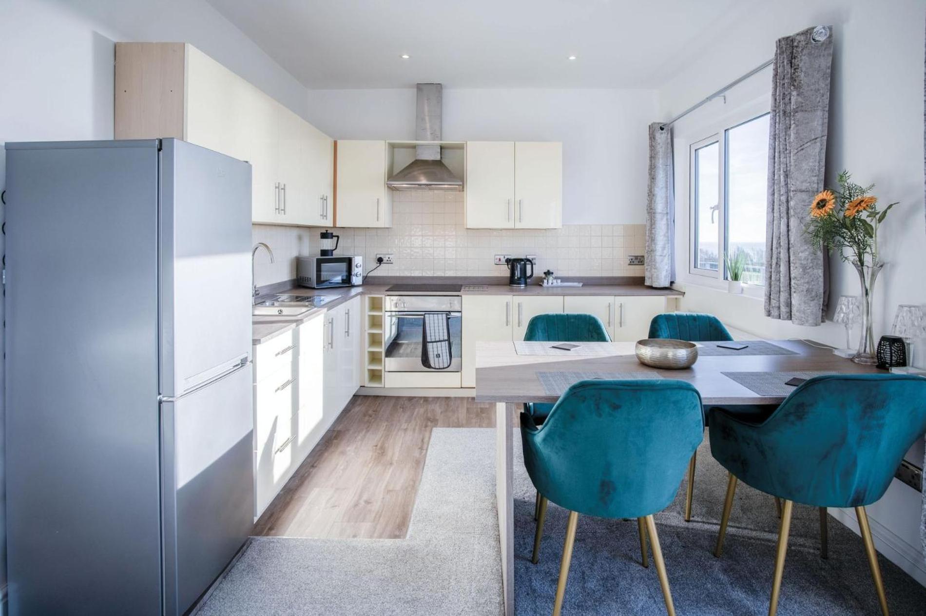The Penthouse - 1 Bedroom Apartment - Ocean Breeze Port-Eynon Exteriör bild